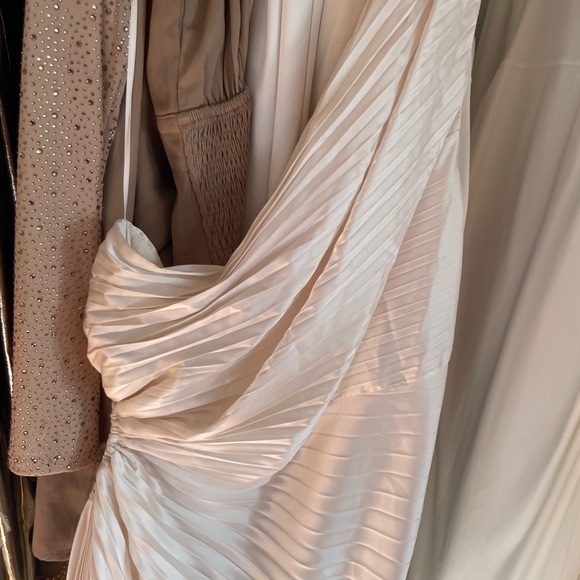 12th Tribe One-Shoulder Cream Dress - Picture 5 of 6